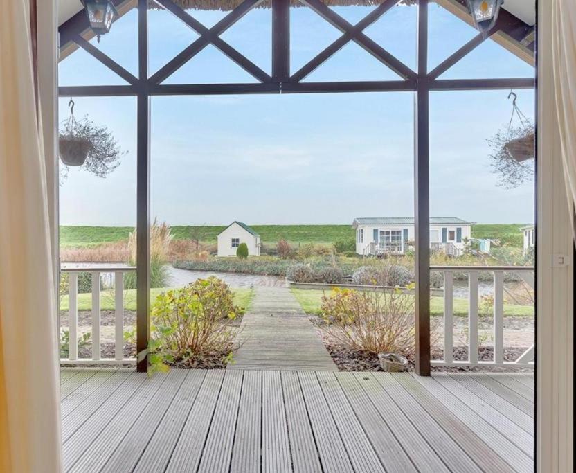 Hoeve De Zeeanjelier Farm stay *