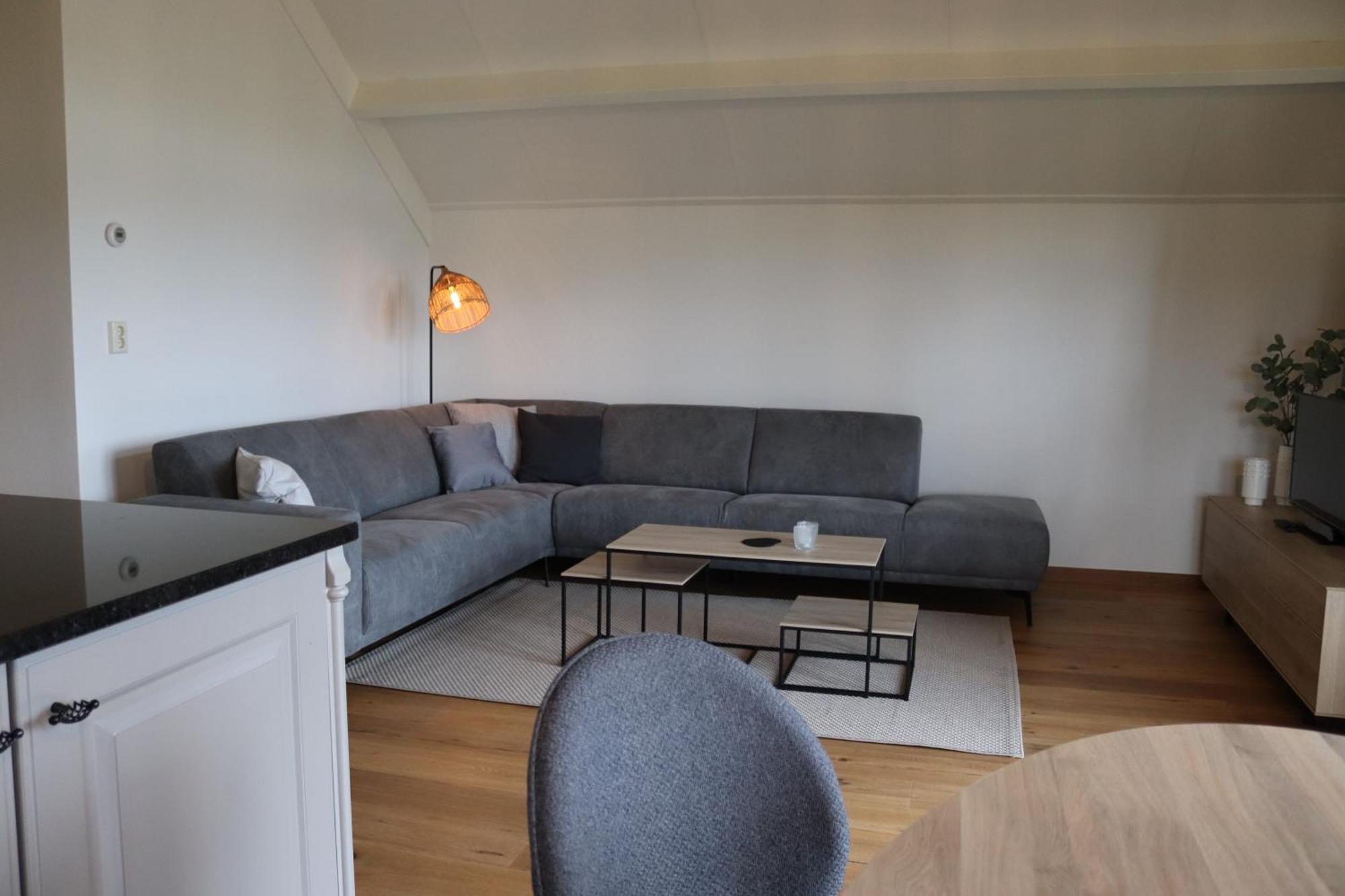 Hoeve De Zeeanjelier Farm stay *