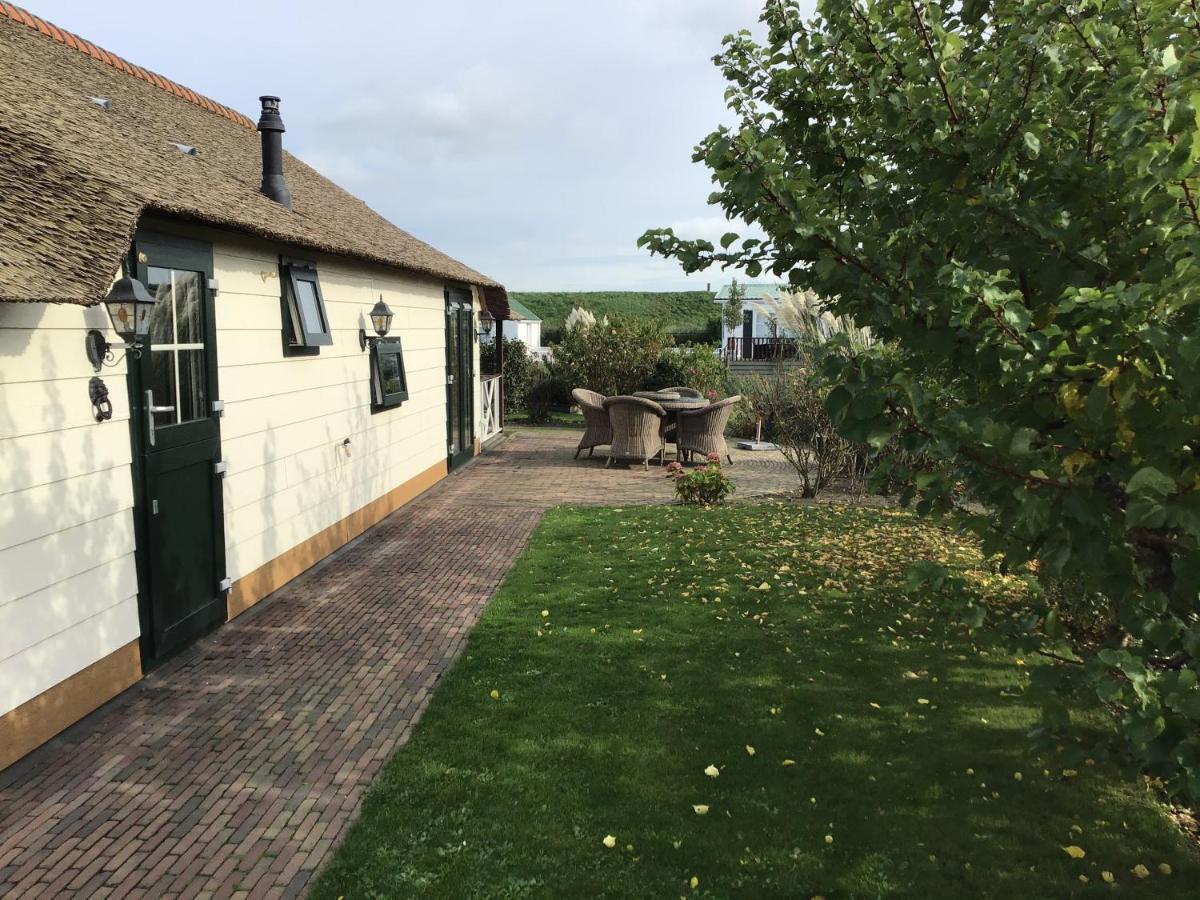 Hoeve De Zeeanjelier Farm stay *